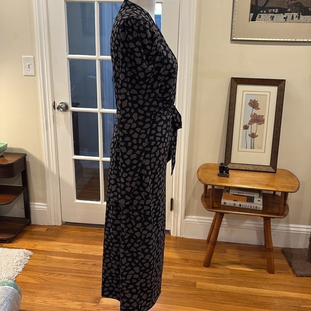 Ann Taylor Black and Gray Wrap Dress V-Neck Long Sleeve. Size 6 - Picture 6 of 9